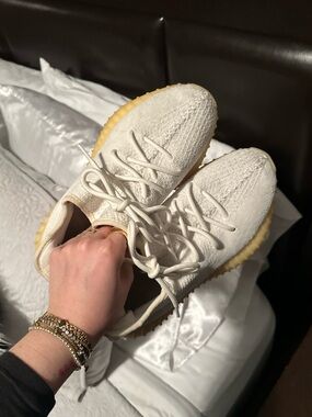 UNISEX Women’s Men’s Yeezy Boost 350 V2 Cream White Size 7 8.5